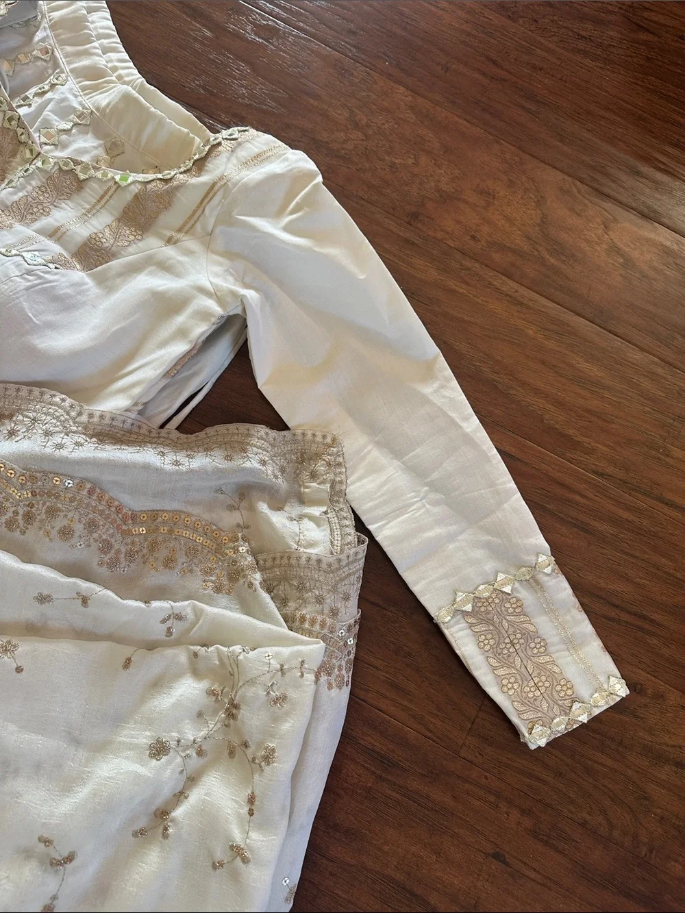 Brand new custom Cream and Gold Traditional Party Dress - Brand Unspecifie